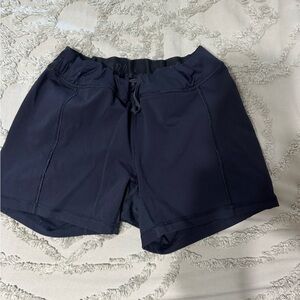 lululemon shorts size 4